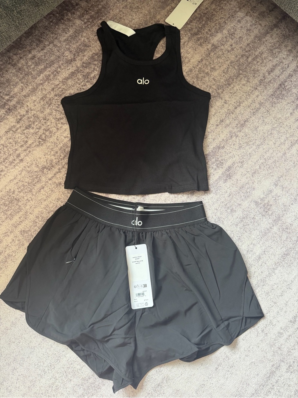 ALO Yoga Black Women's Athletic Shorts with Built-In Liner - Picture 2 of 3